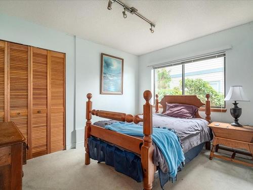 1695 Wall Beach Rd, Nanoose Bay, BC - Indoor Photo Showing Bedroom