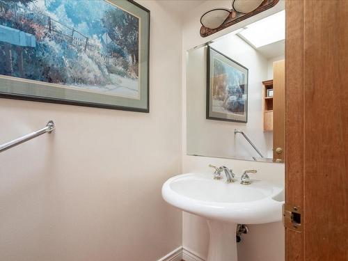 1695 Wall Beach Rd, Nanoose Bay, BC - Indoor Photo Showing Bathroom