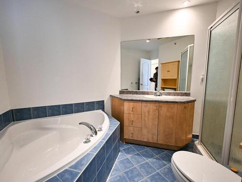 Salle de bains - 410-7928 Ch. Kingsley, Côte-Saint-Luc, QC - Indoor Photo Showing Bathroom