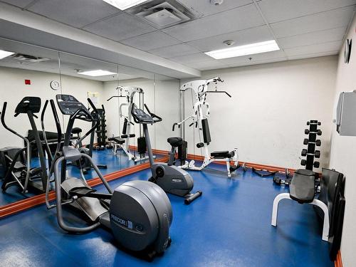 Salle d'exercice - 410-7928 Ch. Kingsley, Côte-Saint-Luc, QC - Indoor Photo Showing Gym Room