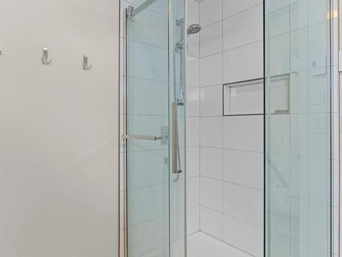 Salle de bains - 133 Rue Pierre-Dionne, Salaberry-De-Valleyfield, QC - Indoor Photo Showing Bathroom