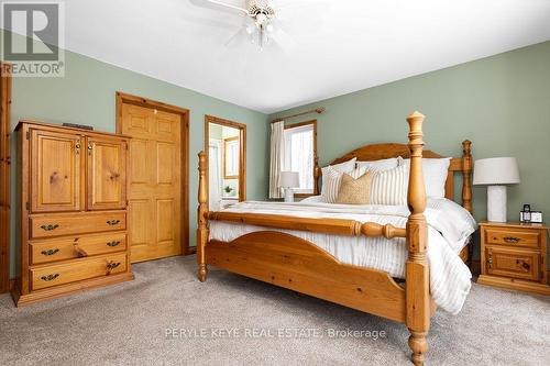 200 Edgemere Road E, Huntsville, ON - Indoor Photo Showing Bedroom