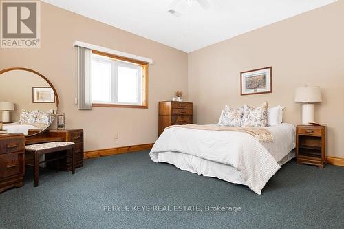 200 Edgemere Road E, Huntsville, ON - Indoor Photo Showing Bedroom