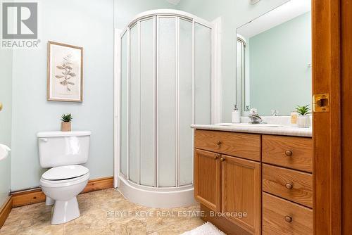 200 Edgemere Road E, Huntsville, ON - Indoor Photo Showing Bathroom
