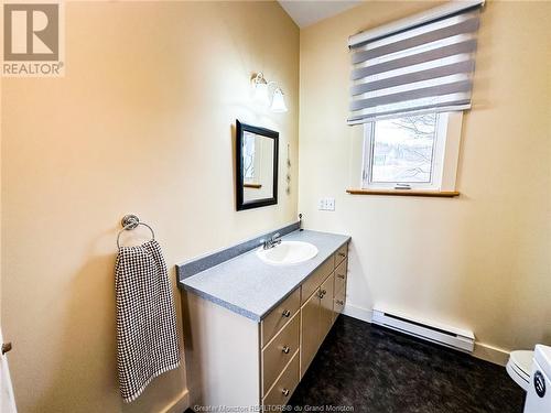 300 Coates Mills Rd, Sainte-Marie-De-Kent, NB - Indoor Photo Showing Bathroom