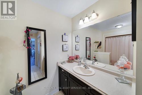 7542 Clubview Lane, Niagara Falls, ON - Indoor Photo Showing Bathroom