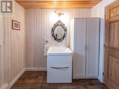 27 Grasbo Acres Road, Makinsons, NL - Indoor Photo Showing Laundry Room