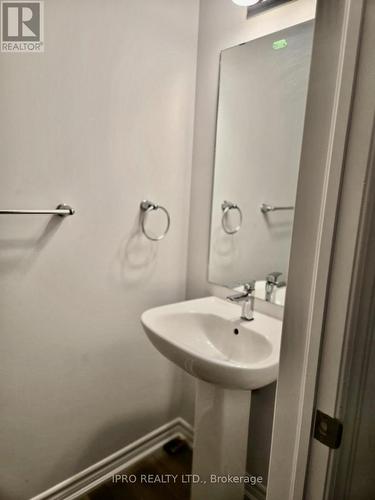 113 - 461 Blackburn Drive, Brantford, ON - Indoor Photo Showing Bathroom