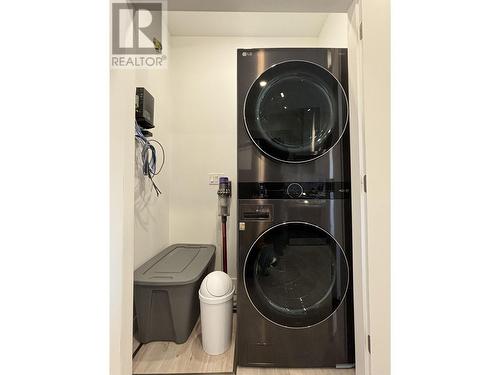4814 Davis Avenue, Terrace, BC - Indoor Photo Showing Laundry Room