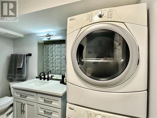 11158 Dakota Road, Lake Country, BC - Indoor Photo Showing Laundry Room