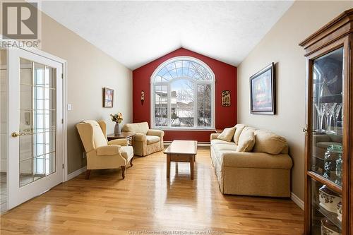 18 Foxwood Dr, Moncton, NB - Indoor Photo Showing Living Room