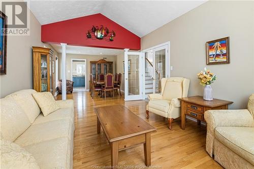 18 Foxwood Dr, Moncton, NB - Indoor Photo Showing Living Room