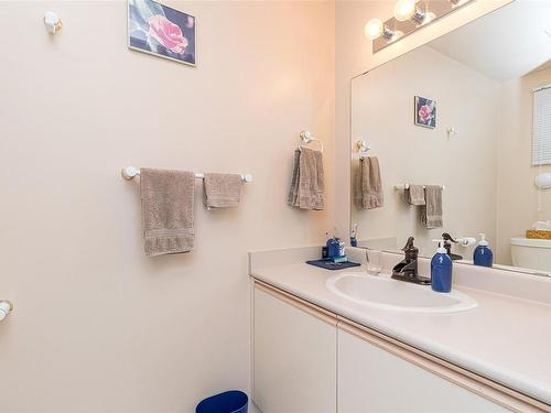 1-748 Meaford Ave, Langford, BC - Indoor Photo Showing Bathroom