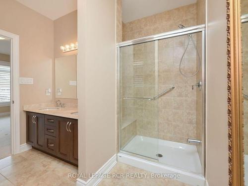 154 Ridge Way, New Tecumseth, ON - Indoor Photo Showing Bathroom