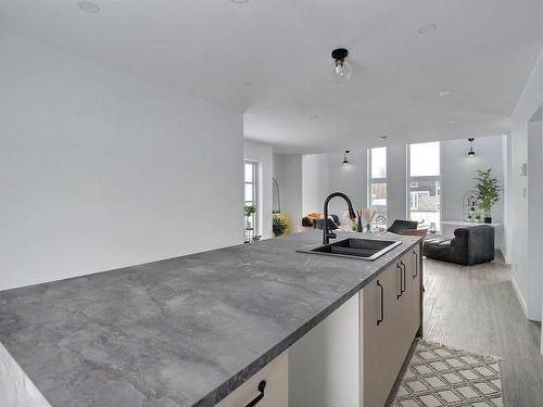 Cuisine - 2363 Rue Montrose, Rouyn-Noranda, QC - Indoor Photo Showing Kitchen With Double Sink