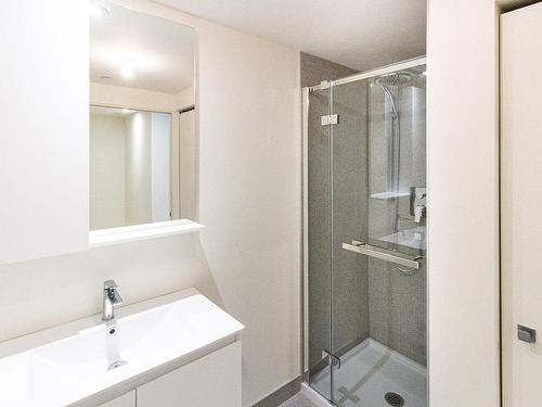 Salle de bains - 2013-360 Rue Mayor, Montréal (Ville-Marie), QC - Indoor Photo Showing Bathroom