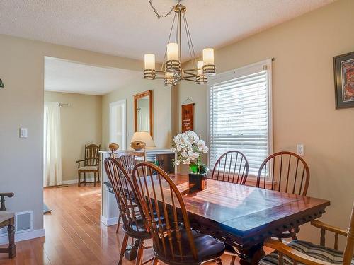 3744 16Th Ave, Port Alberni, BC - Indoor Photo Showing Dining Room