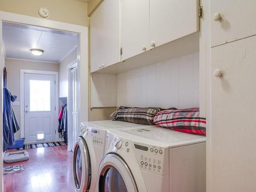 3744 16Th Ave, Port Alberni, BC - Indoor Photo Showing Laundry Room