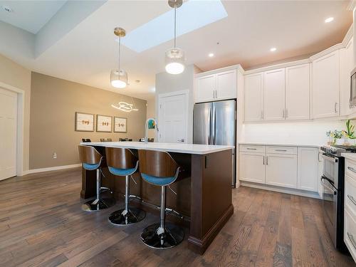 4117 Emerald Woods Pl, Nanaimo, BC - Indoor Photo Showing Kitchen With Upgraded Kitchen