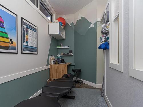 111-689 Hoffman Ave, Langford, BC - Indoor Photo Showing Gym Room