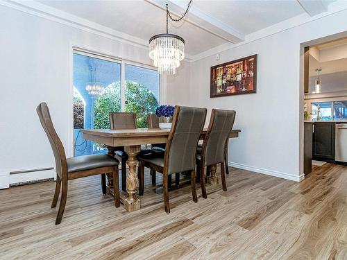 944 Kentwood Terr, Saanich, BC - Indoor Photo Showing Dining Room