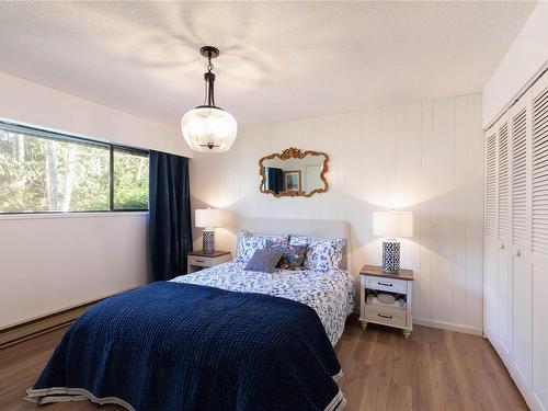 780 Miller Rd, Parksville, BC - Indoor Photo Showing Bedroom
