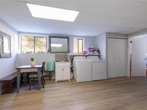 780 Miller Rd, Parksville, BC - Indoor Photo Showing Laundry Room