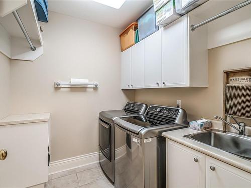2460 Ainsley Pl, Nanoose Bay, BC - Indoor Photo Showing Laundry Room