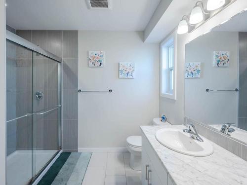 102-223 Conklin Avenue, Penticton, BC - Indoor Photo Showing Bathroom