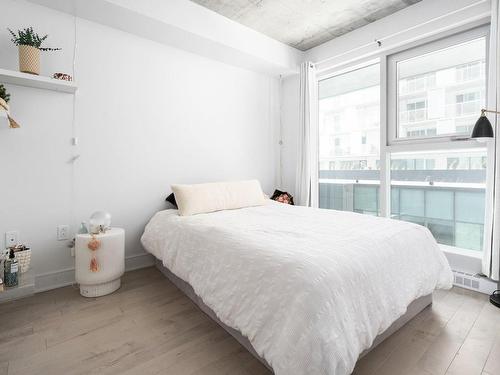Master bedroom - 408-2320 Rue Tupper, Montréal (Ville-Marie), QC - Indoor Photo Showing Bedroom