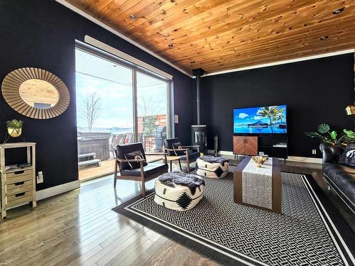 Living room - 4740 Boul. Trudel E., Saint-Boniface, QC - Indoor Photo Showing Living Room