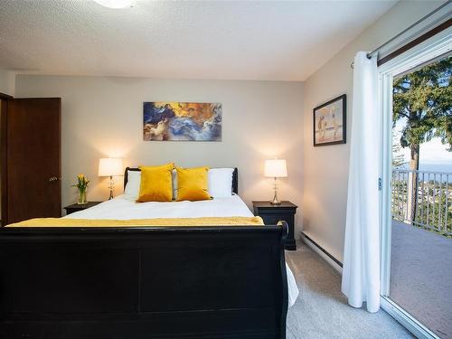 4724 Lost Lake Rd, Nanaimo, BC - Indoor Photo Showing Bedroom