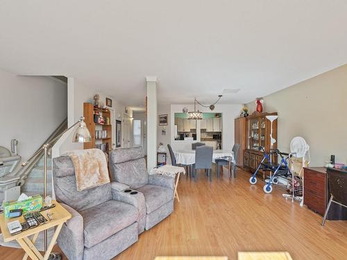 15-2055 Galerno Rd, Campbell River, BC - Indoor Photo Showing Living Room