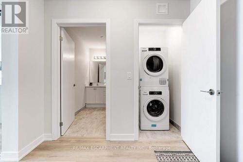 #616 -600 North Service Rd, Hamilton, ON - Indoor Photo Showing Laundry Room