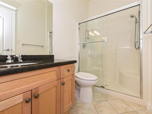 142-3666 Royal Vista Way, Courtenay, BC - Indoor Photo Showing Bathroom