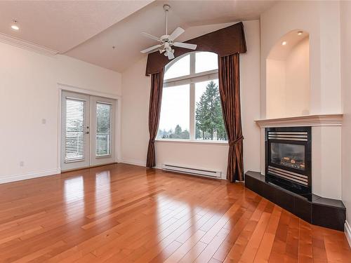 142-3666 Royal Vista Way, Courtenay, BC - Indoor With Fireplace