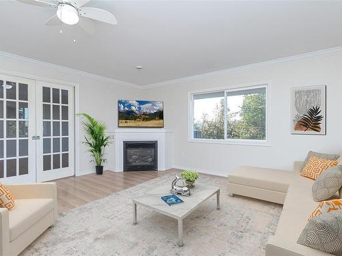 4040 Holland Ave, Saanich, BC - Indoor Photo Showing Living Room With Fireplace