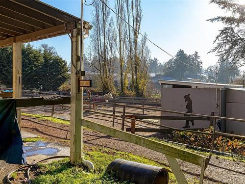 4040 Holland Ave, Saanich, BC - Outdoor With Deck Patio Veranda