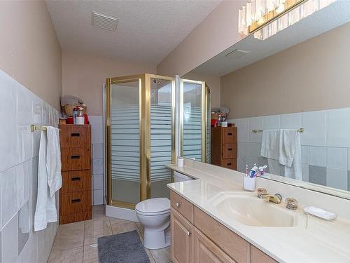 365 Trinity Dr, Nanaimo, BC - Indoor Photo Showing Bathroom