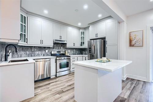 15 Carrick Avenue, Hamilton, ON - Indoor Photo Showing Kitchen With Upgraded Kitchen