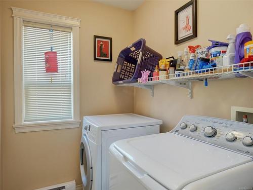 5-172 Belmont Rd, Colwood, BC - Indoor Photo Showing Laundry Room