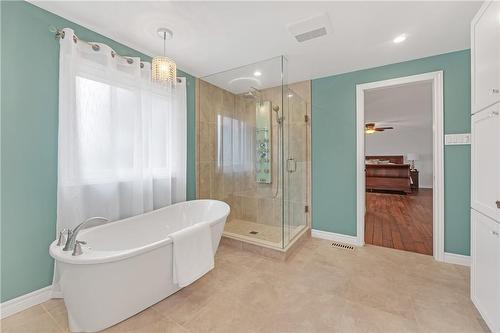 3220 Berkshire Lane, Burlington, ON - Indoor Photo Showing Bathroom