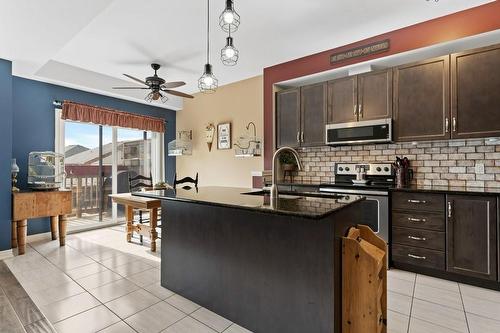 Kitchen - 84 Severino Circle, Smithville, ON - Indoor Photo Showing Kitchen With Upgraded Kitchen