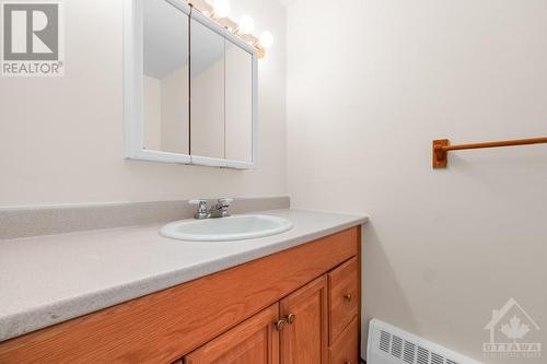 1356 Meadowlands Drive E Unit#705, Ottawa, ON - Indoor Photo Showing Bathroom