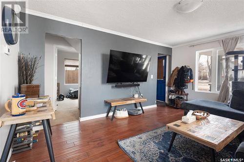 2741 Wallace Street, Regina, SK - Indoor Photo Showing Living Room