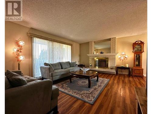 195 Jupiter Road, Kelowna, BC - Indoor Photo Showing Living Room With Fireplace