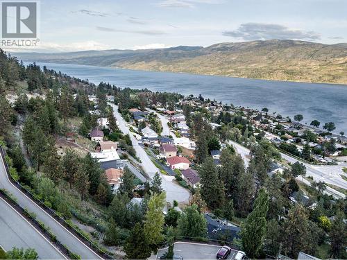 4262 4Th Avenue, Peachland, BC 