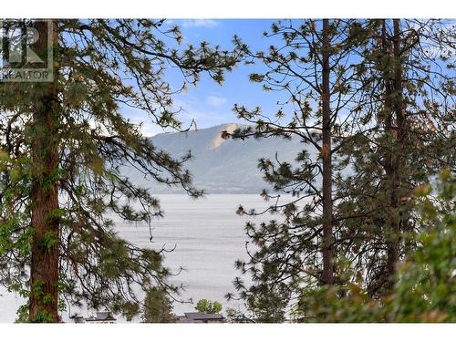 4262 4Th Avenue, Peachland, BC 