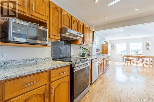 1635 Riverside Drive, Bathurst, NB - Indoor Photo Showing Kitchen