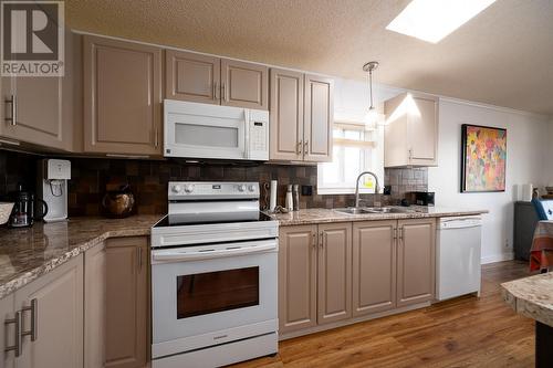 2932 Buckley Road Unit# 101, Sorrento, BC - Indoor Photo Showing Kitchen With Double Sink